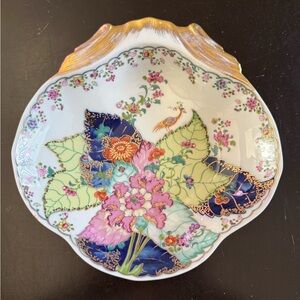 Mottahedeh Tobacco Leaf Pattern Porcelain Plate